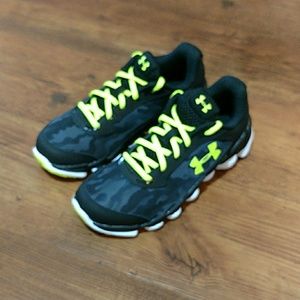 NWT Under Armour BPS Spine Disrupt Camo Boys